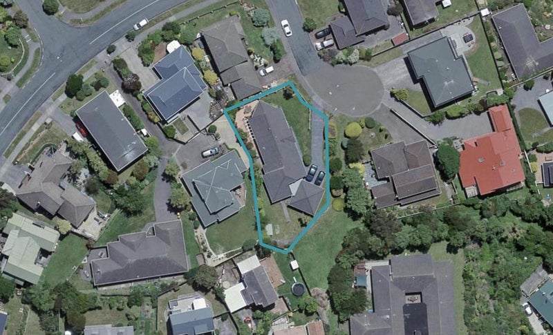 6 Glendale Grove, Churton Park, Wellington - Carousel 1
