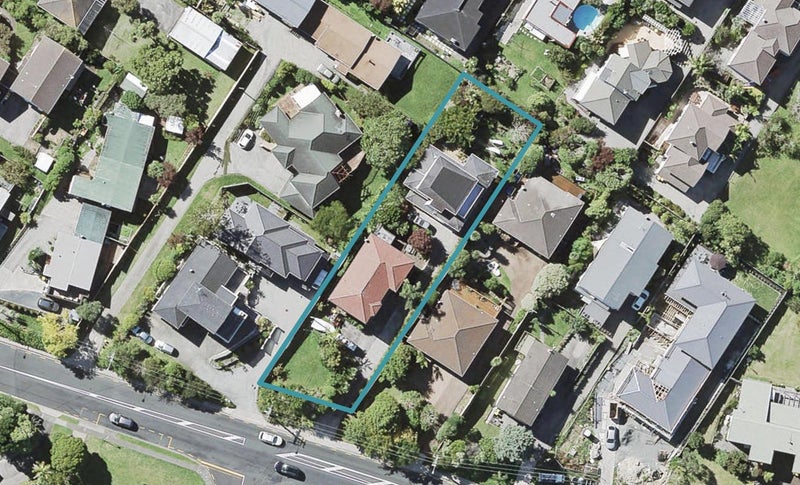 2/461 Beach Road, Murrays Bay, Auckland - Carousel 1