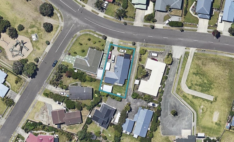 17 Fishermans Drive, Coastlands, Whakatane - Carousel 1
