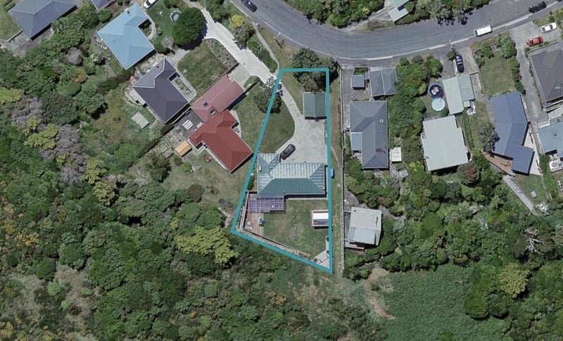 40 Miles Crescent, Newlands, Wellington - Carousel 1