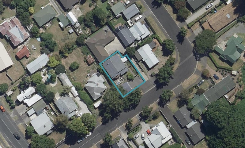 11 Goldsmith Street, Maeroa, Hamilton - Carousel 1