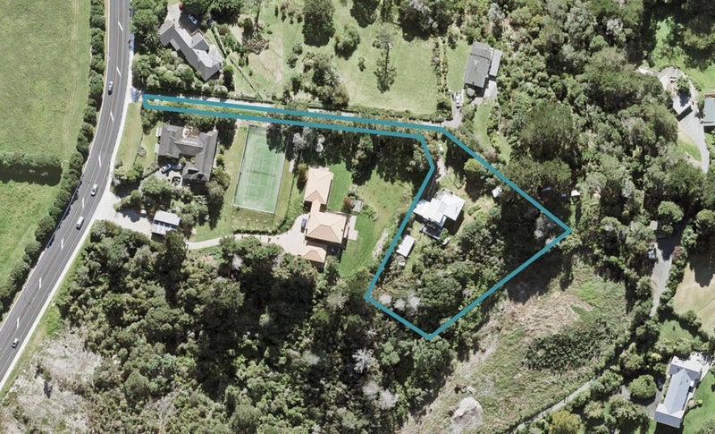 1123 Whangaparaoa Road, Tindalls Beach, Whangaparaoa - Carousel 1