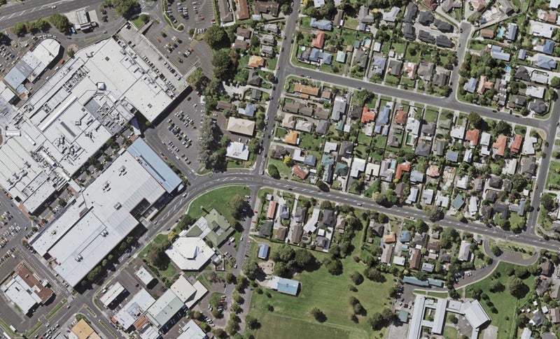 3/2 Reeves Road, Pakuranga, Auckland - Carousel 1