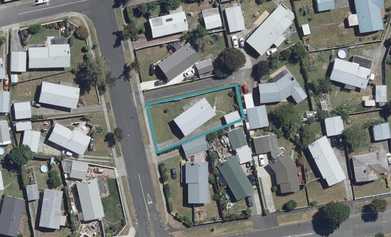 4 Rhonda Avenue, Deanwell, Hamilton - Carousel 1