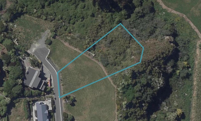 8 Defender Lane, Redcliffs, Christchurch - Carousel 1