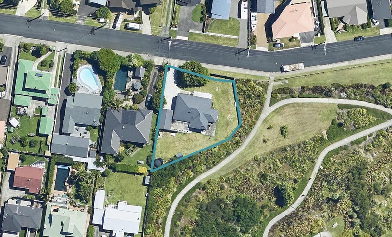 22 Lemon Grove Avenue, Otumoetai, Tauranga - Carousel 1