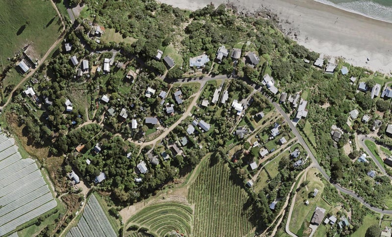 1 Te Makiri Road, Onetangi, Waiheke Island - Carousel 1