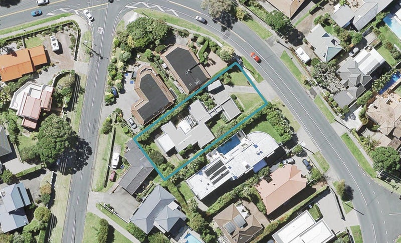 328 Beach Road, Campbells Bay, Auckland - Carousel 1