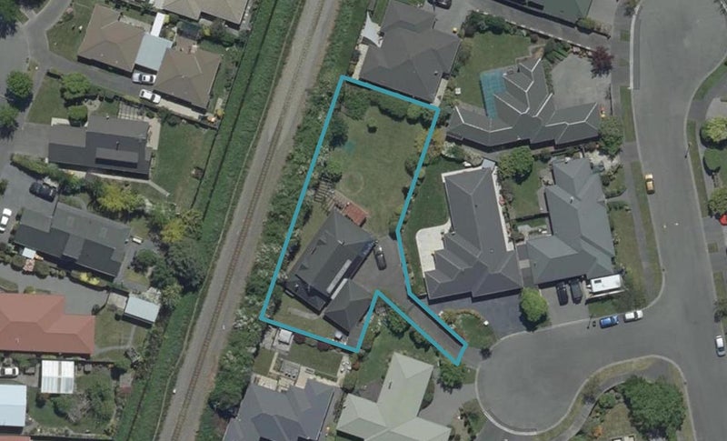 6 Thicket Close, Redwood, Christchurch - Carousel 1