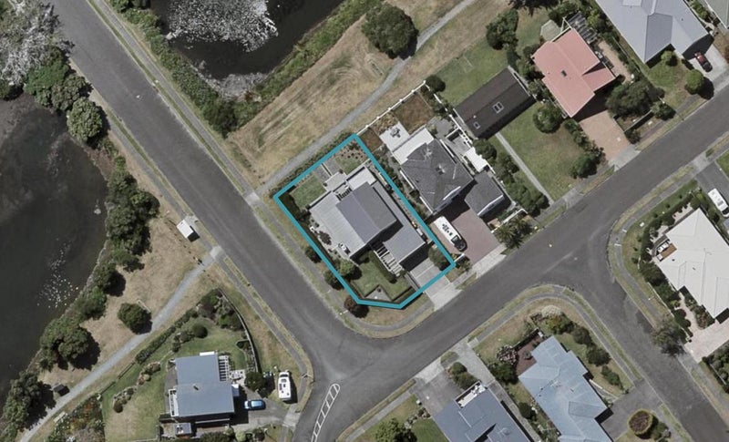 29 Barrett Drive, Waikanae Beach, Waikanae - Carousel 1