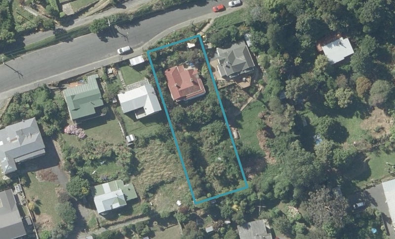 10 Totara Street, Ravensbourne, Dunedin - Carousel 1