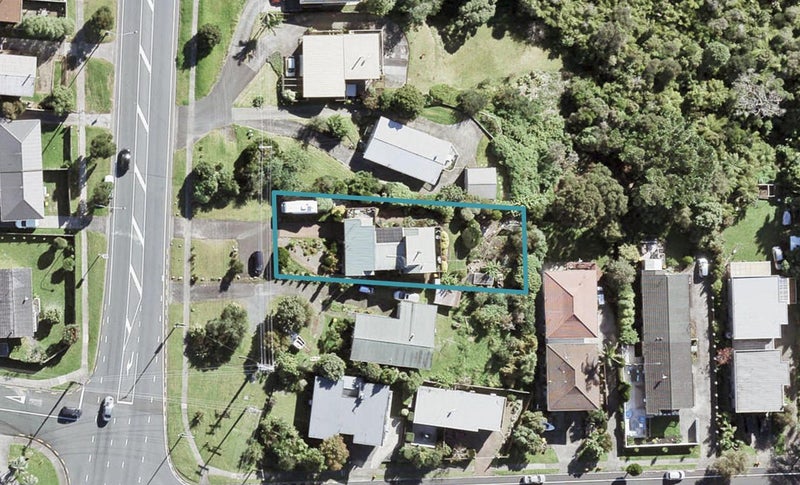 751 East Coast Road, Browns Bay, Auckland - Carousel 1