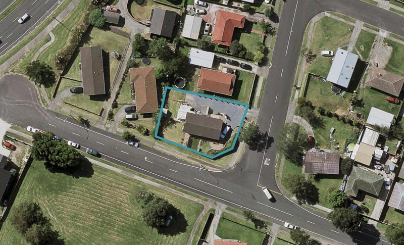 57 Dissmeyer Drive, Clover Park, Auckland - Carousel 1