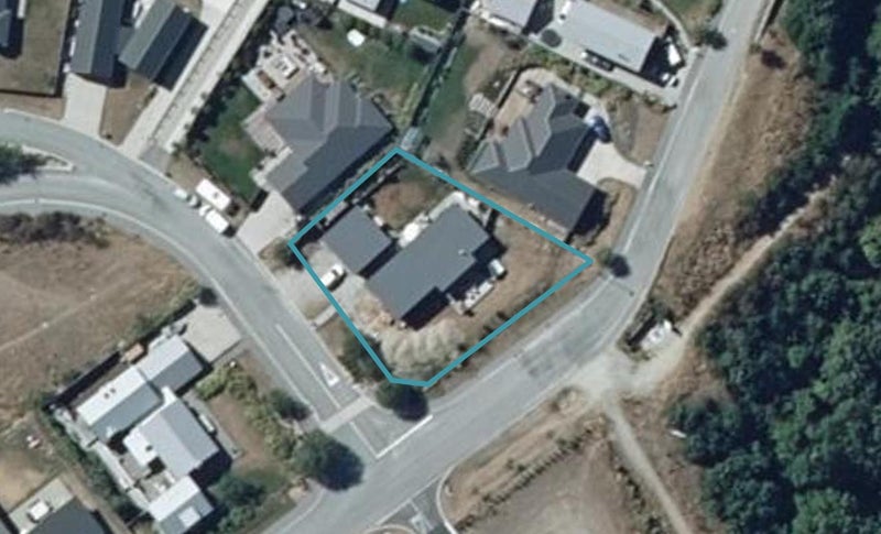 2 Harrys Close, Arthurs Point, Queenstown - Carousel 1