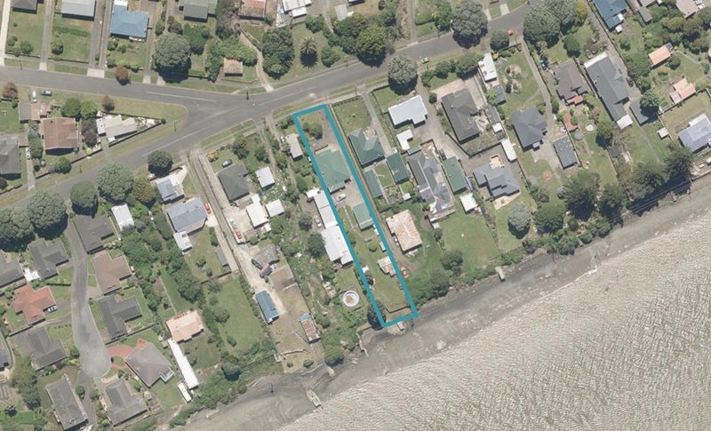 15 Balgownie Avenue, Gonville, Whanganui - Carousel 1