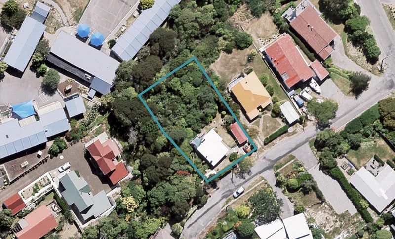 8 Seaview Avenue, Akaroa, Akaroa - Carousel 1