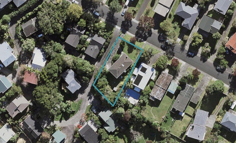 60 Lynden Avenue, Hillcrest, Auckland - Carousel 1