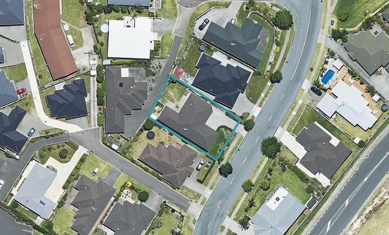 41 Waterside Drive, Pyes Pa, Tauranga - Carousel 1