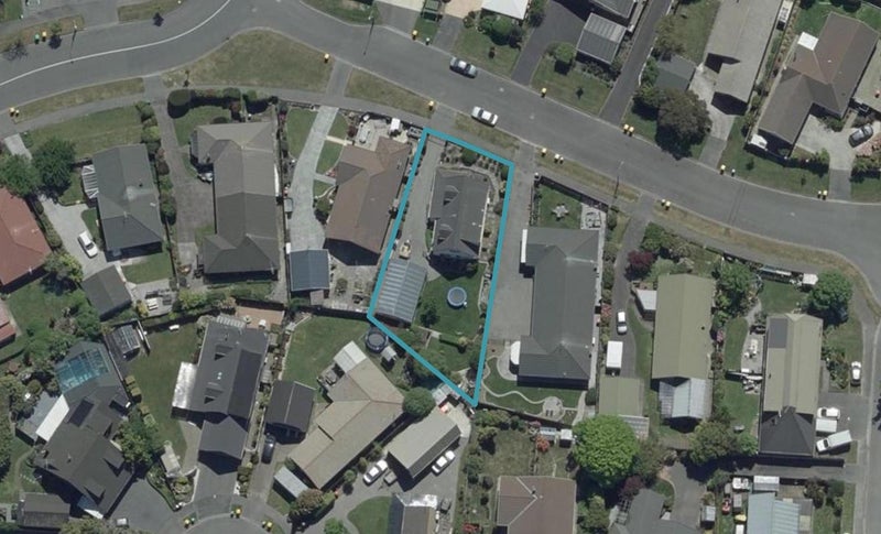 4 Pyatt Place, Redwood, Christchurch - Carousel 1