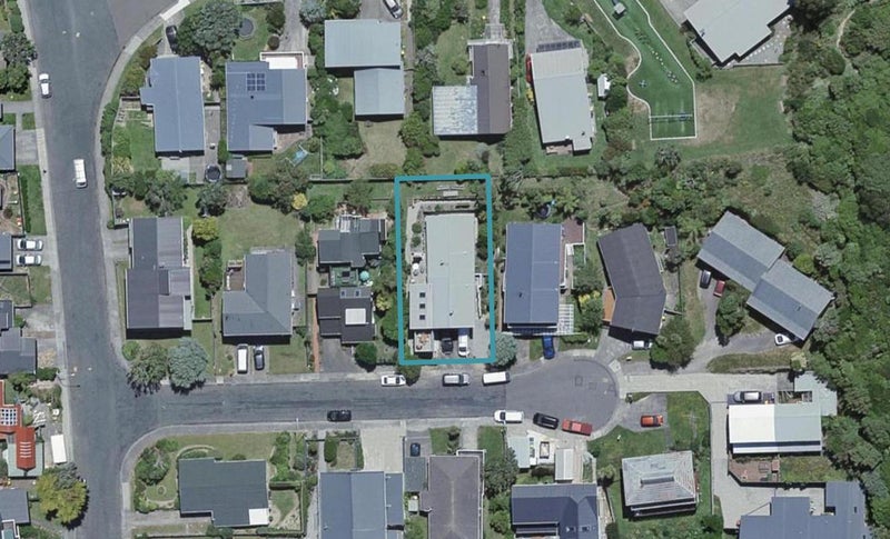 7 Middlesex Place, Northland, Wellington - Carousel 1