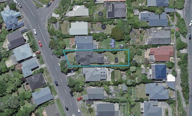 18 Pembroke Road, Northland, Wellington - Carousel 1
