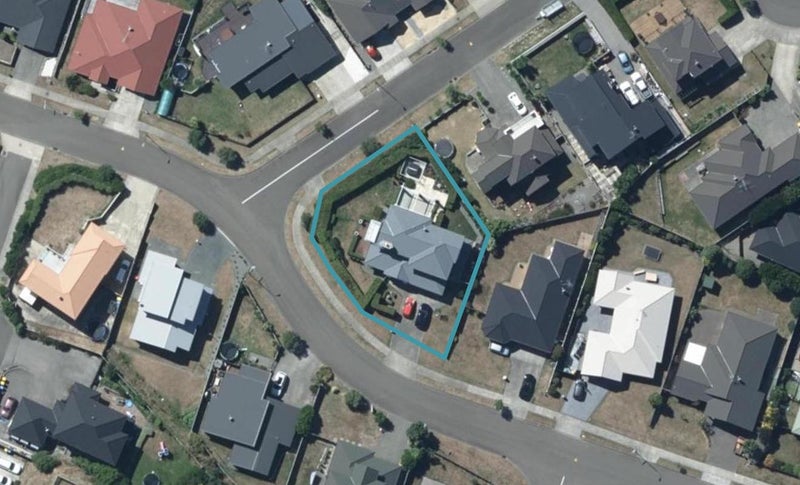 12 Aspiring Terrace, Aotea, Porirua - Carousel 1