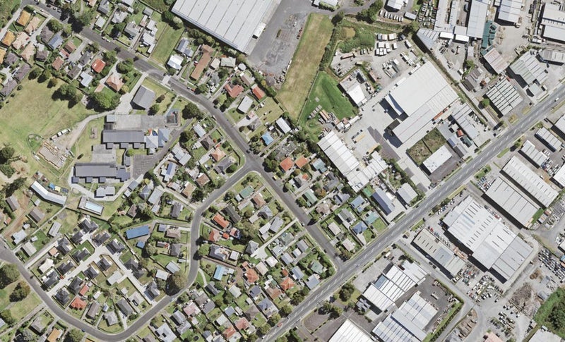13 Garelja Road, Henderson, Auckland - Carousel 1