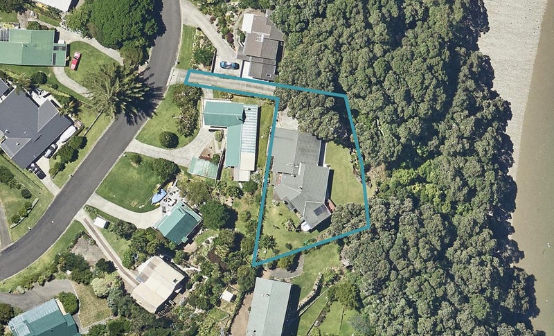 16 Moana Drive, Tanners Point, Katikati - Carousel 1