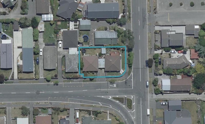 1/2 Queenspark Drive, Parklands, Christchurch - Carousel 1