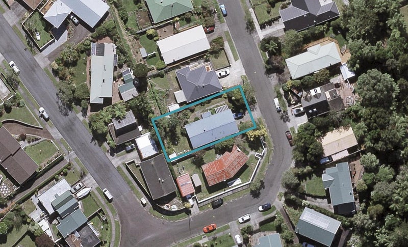 18 Carlton Terrace, Westown, New Plymouth - Carousel 1