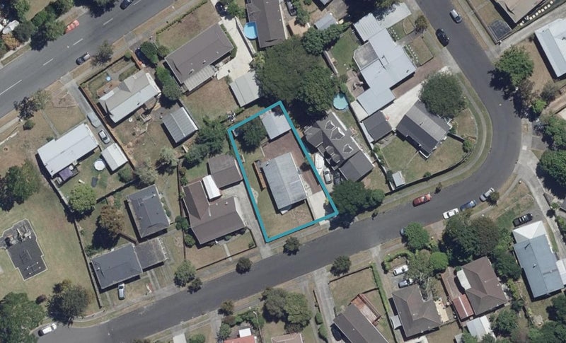 10 Matipo Crescent, Pukete, Hamilton - Carousel 1