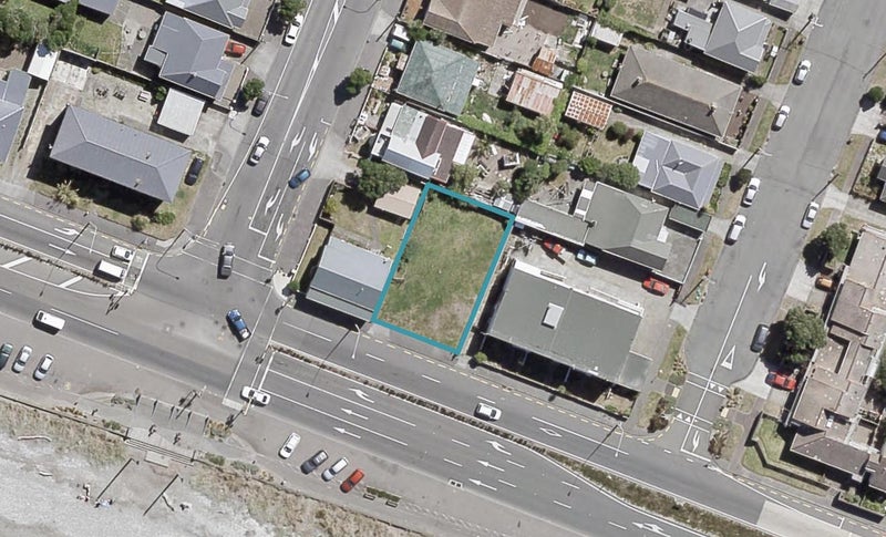 197 The Esplanade, Petone, Lower Hutt - Carousel 1