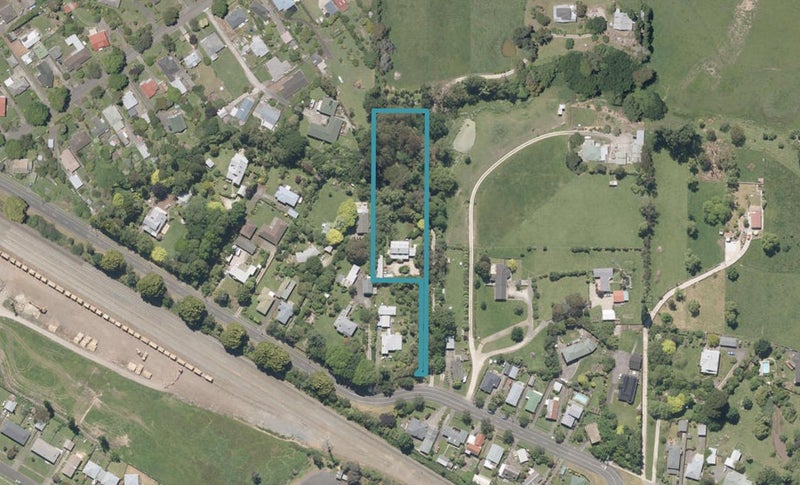 133A No 3 Line, Whanganui East, Whanganui - Carousel 1