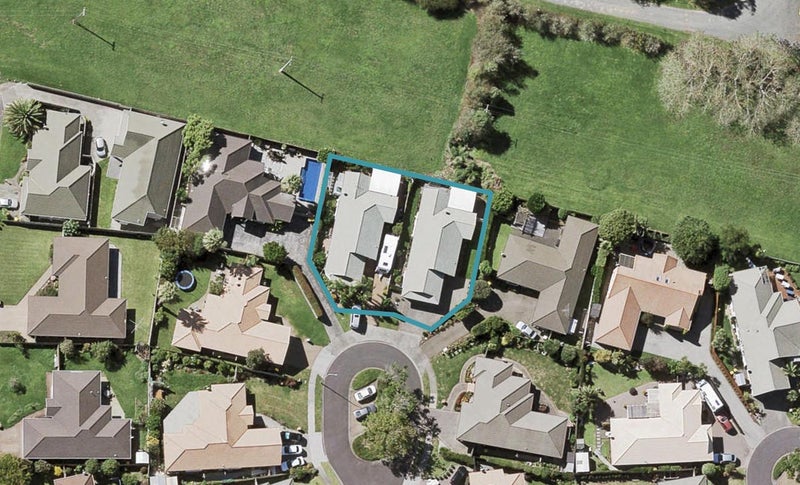 1/17 Arrathorne Place, Northpark, Auckland - Carousel 1