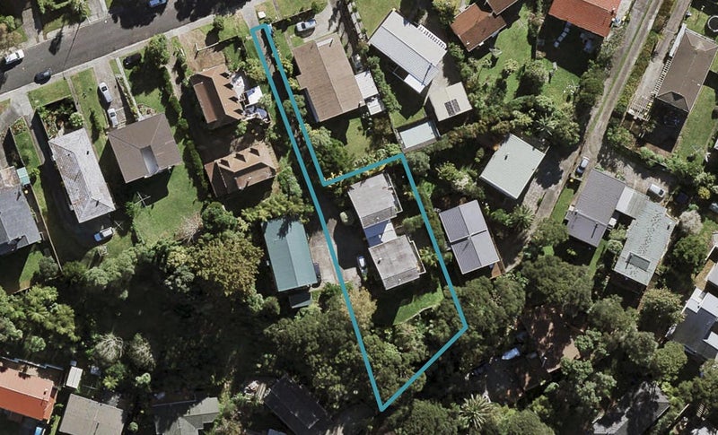 2/35 Girrahween Drive, Totara Vale, Auckland - Carousel 1