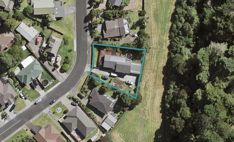 41 Vintage Drive, Henderson, Auckland - Carousel 1