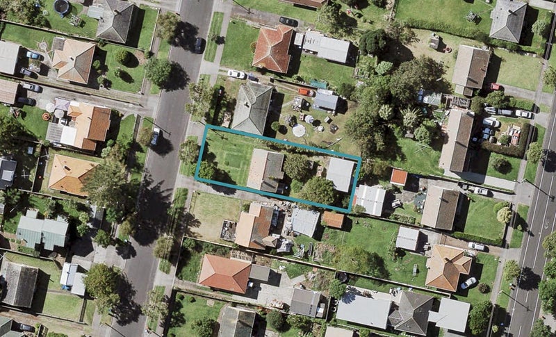 14 Tamatea Avenue, Point England, Auckland - Carousel 1