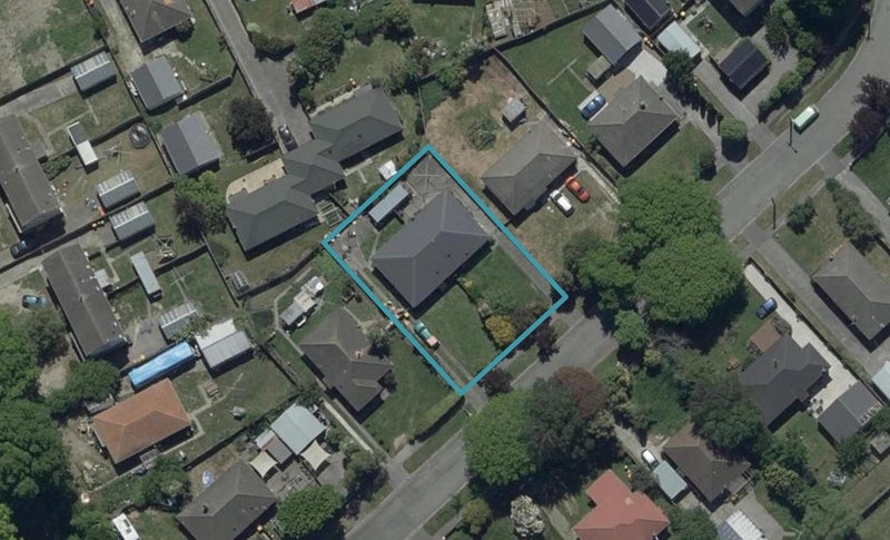 7 Attlee Crescent, Bryndwr, Christchurch - Carousel 1