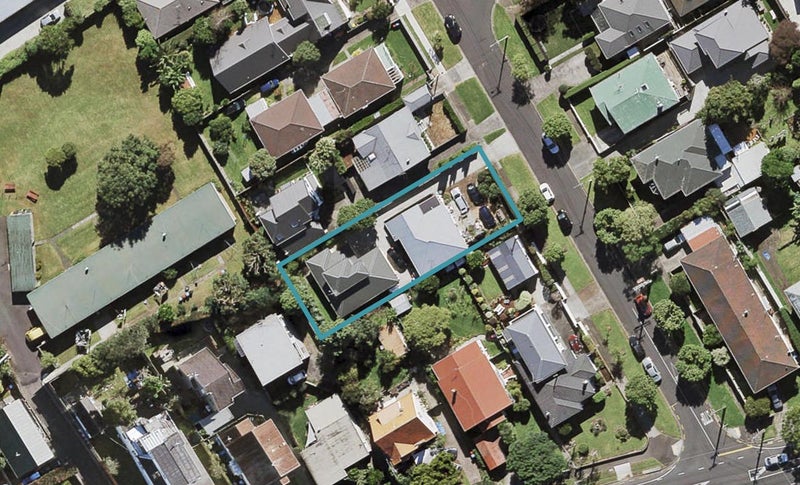 2 Vinter Terrace, Mount Albert, Auckland - Carousel 1
