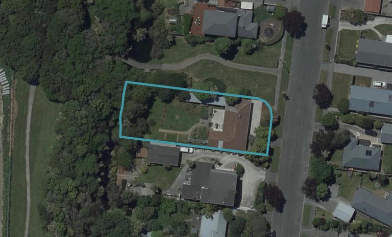 102 Warren Crescent, Hillmorton, Christchurch - Carousel 1