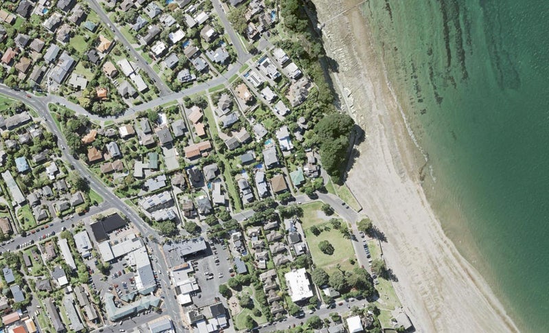 1/12 Montrose Terrace, Mairangi Bay, Auckland - Carousel 1