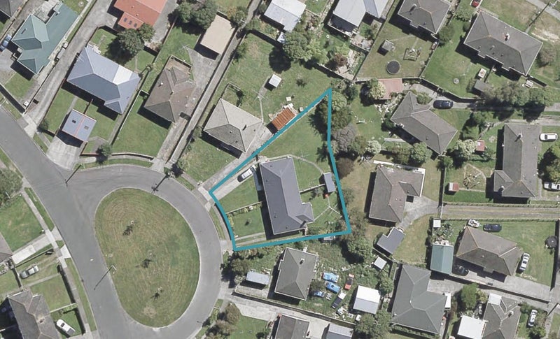 86 Hewer Crescent, Naenae, Lower Hutt - Carousel 1