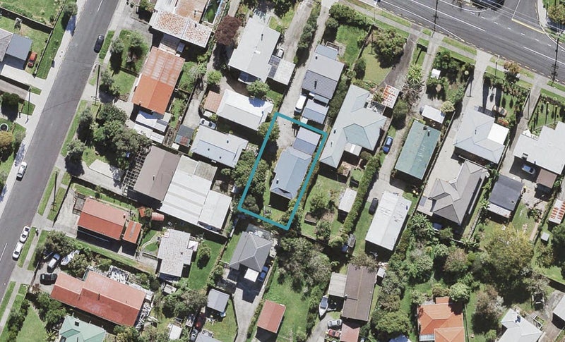 32A ST LEONARDS ROAD, Kelston, Auckland - Carousel 1