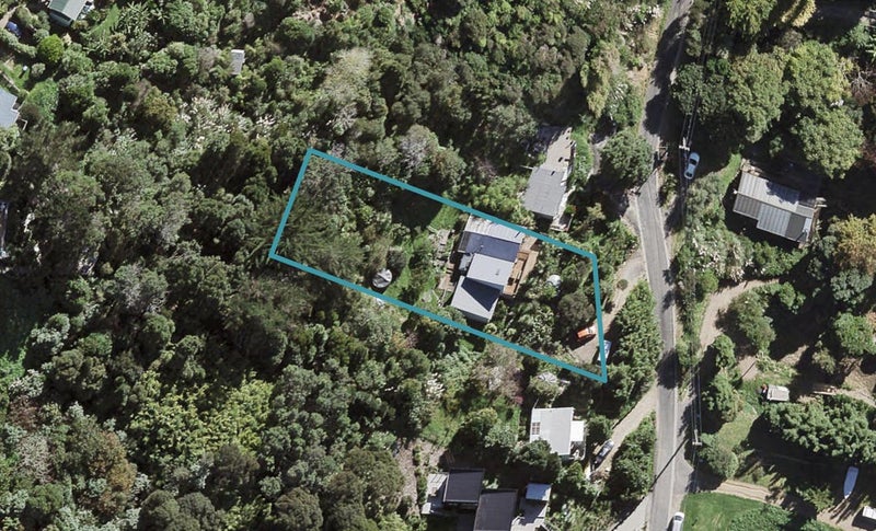 24 Lannan Road, Surfdale, Waiheke Island - Carousel 1