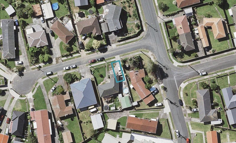 1/2 Anthony Place, Pakuranga, Auckland - Carousel 1