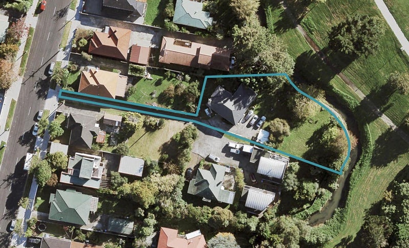 20 Bollard Avenue, New Windsor, Auckland - Carousel 1