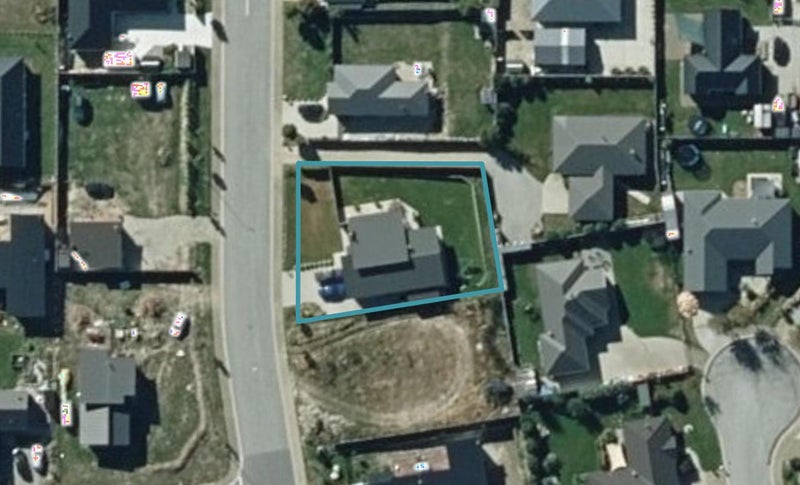 7 Little Maude Drive, Wanaka - Carousel 1