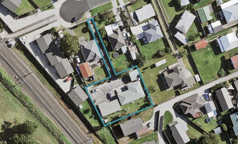 17 Tironui Station Road East, Papakura - Carousel 1