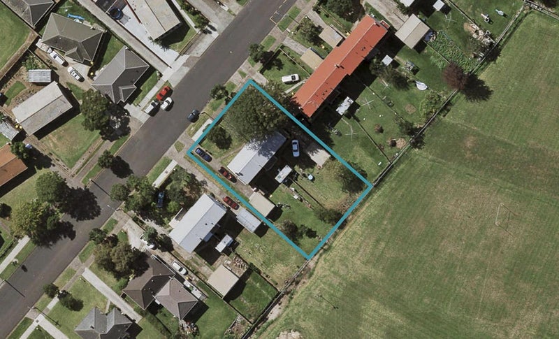 49 Gilbert Road, Ōtara, Auckland - Carousel 1