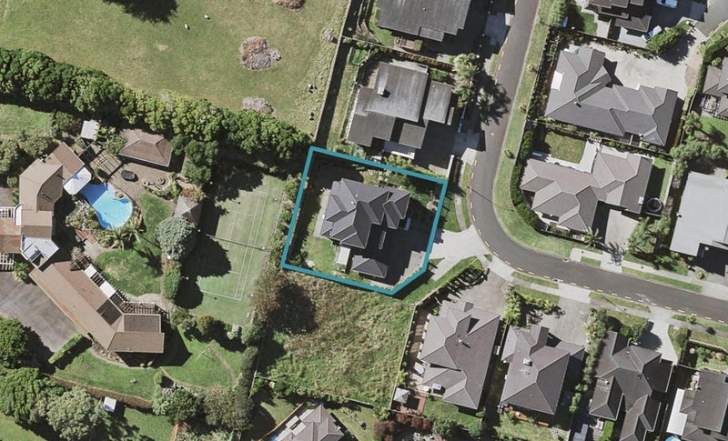 14 Leburn Crescent, Flat Bush, Auckland - Carousel 1